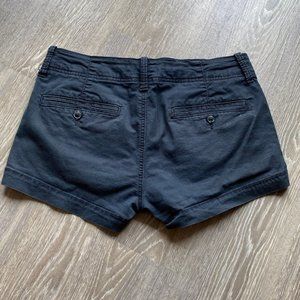AE Khaki Shortie Shorts Black Sz 4